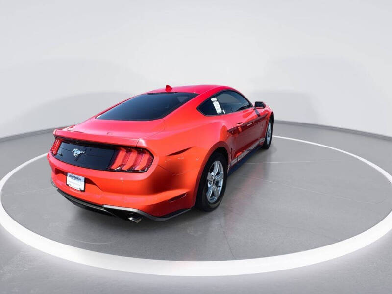 2022 Ford Mustang EcoBoost