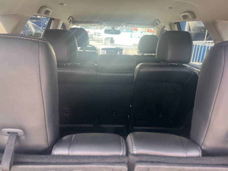 2019 Nissan Pathfinder SL