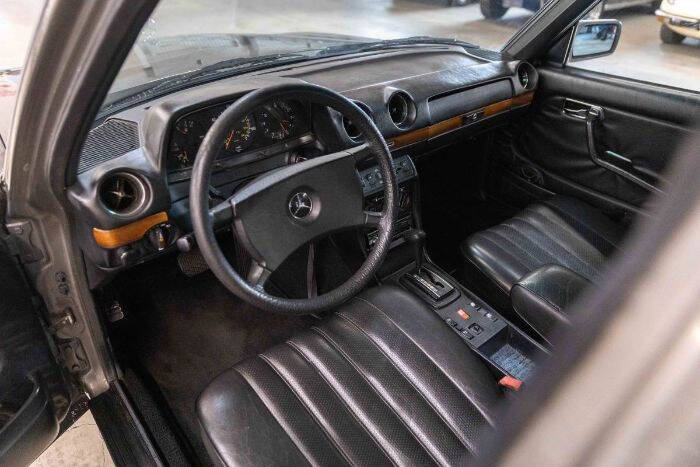 1984 Mercedes-Benz 300-Class