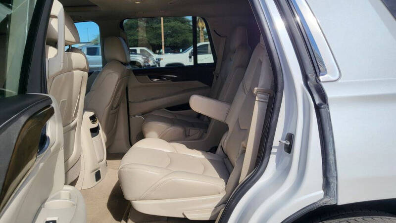2018 Cadillac Escalade Luxury