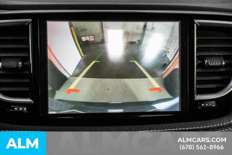 2024 Chrysler Pacifica Plug-In Hybrid Select