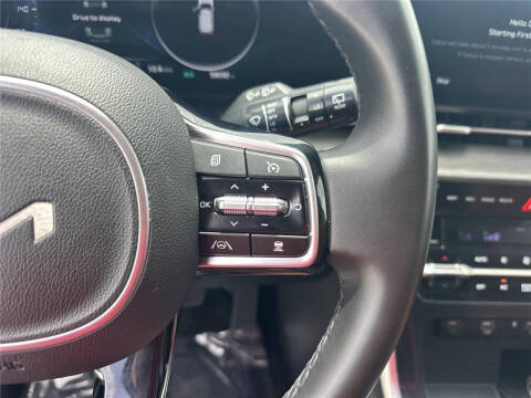 2023 Kia Carnival SX