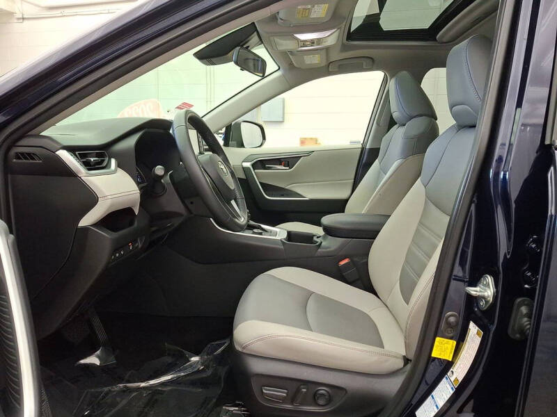 2022 Toyota RAV4 Hybrid XLE Premium