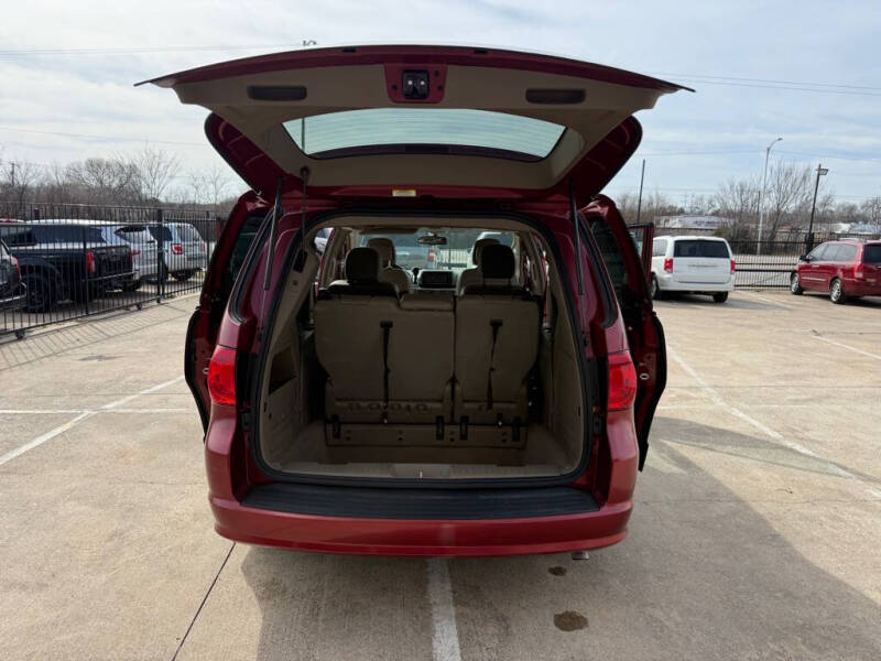 2012 Volkswagen Routan