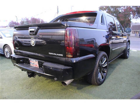 2011 Cadillac Escalade EXT Premium