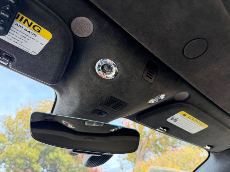 2023 Aston Martin DB11 Volante