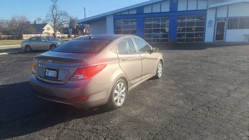 2013 Hyundai Accent GLS photo 14