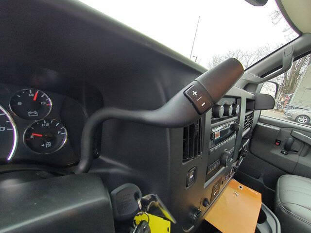 2025 Chevrolet Express 2500