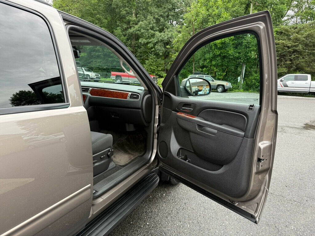 2014 Chevrolet Suburban 53