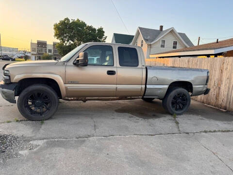 2001 Chevrolet Silverado 2500 for sale at Corridor Motors in Cedar Rapids IA