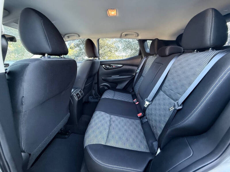 2017 Nissan Rogue Sport SV