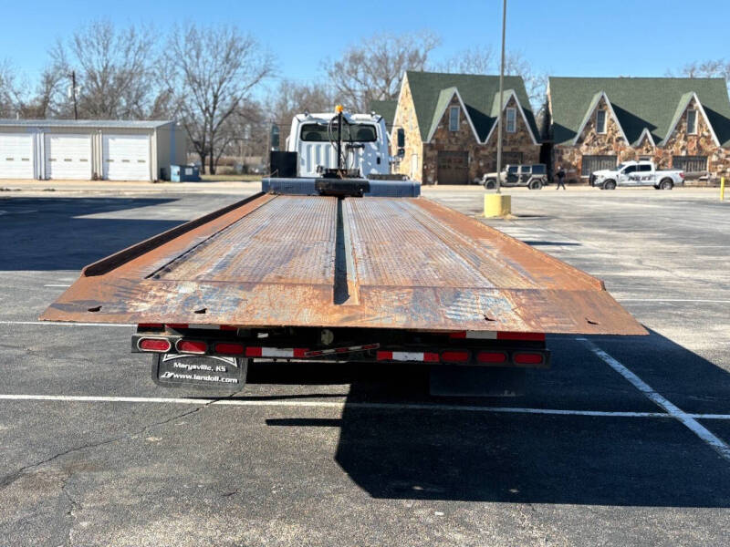 2017 Freightliner M2 112