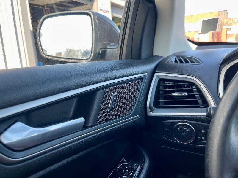 2020 Ford Edge SEL