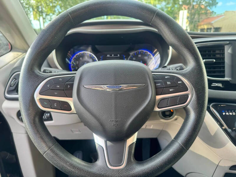 2020 Chrysler Voyager LXi