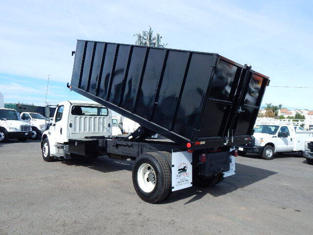 2015 Freightliner M2 106