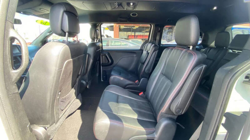 2016 Dodge Grand Caravan R/T