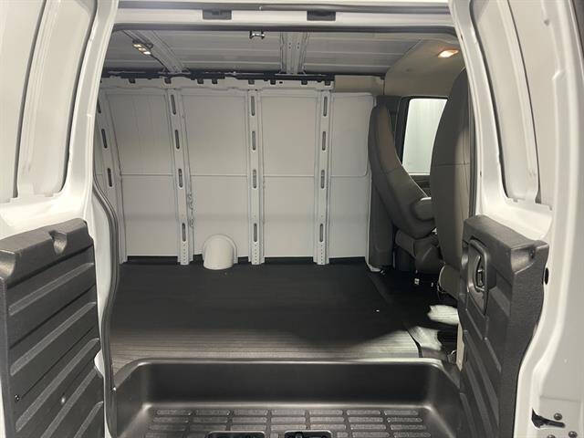 2025 GMC Savana 2500