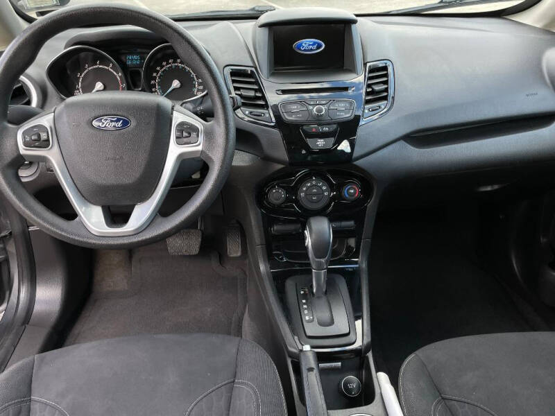 Used 2019 Ford Fiesta SE with VIN 3FADP4EJ4KM138040 for sale in Knoxville, TN