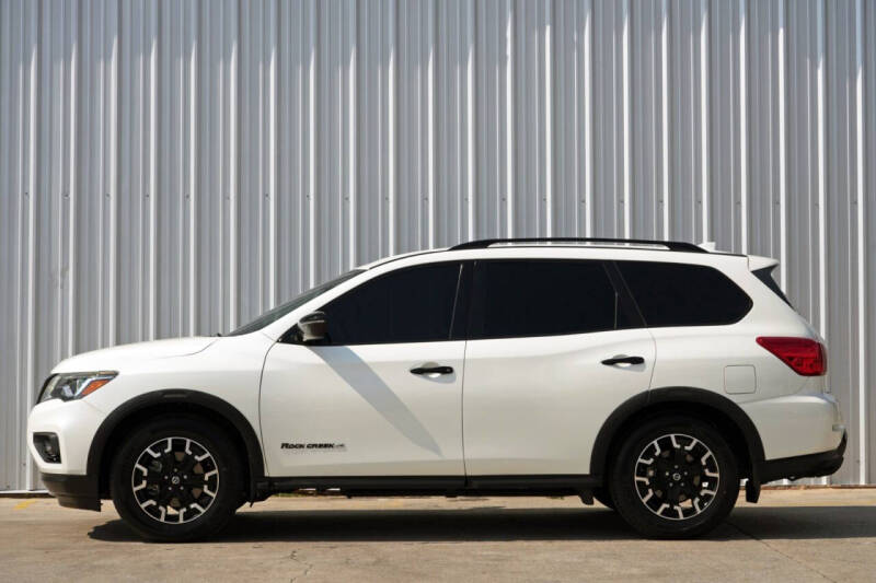 2020 Nissan Pathfinder SV