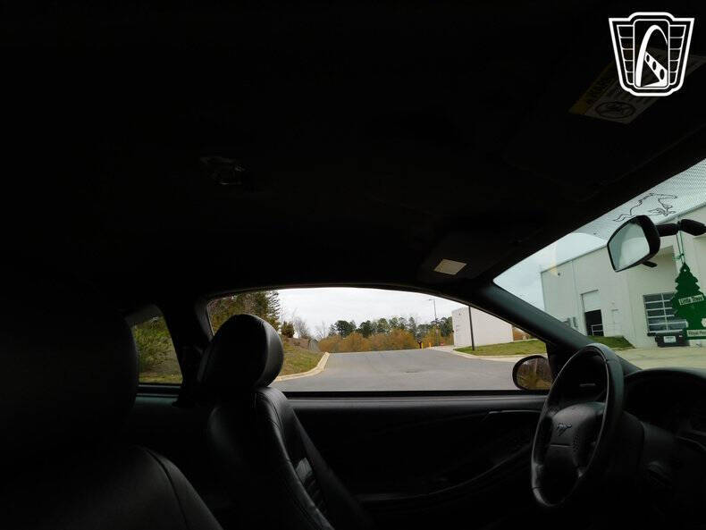 2004 Ford Mustang Mach 1 Premium