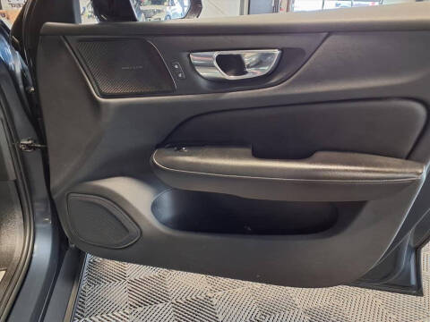 2022 Volvo S60 B5 Momentum