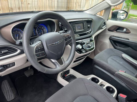2017 Chrysler Pacifica LX