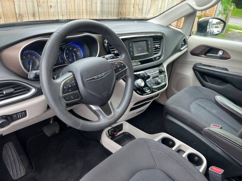 2017 Chrysler Pacifica LX