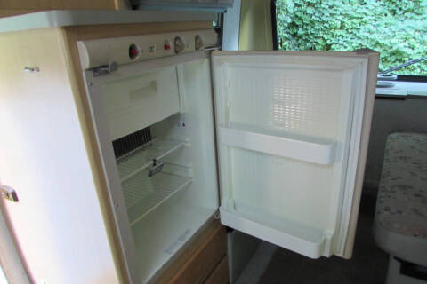 2001 Winnebago Rialta