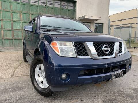 2006 Nissan Pathfinder for sale at Illinois Auto Sales in Paterson NJ