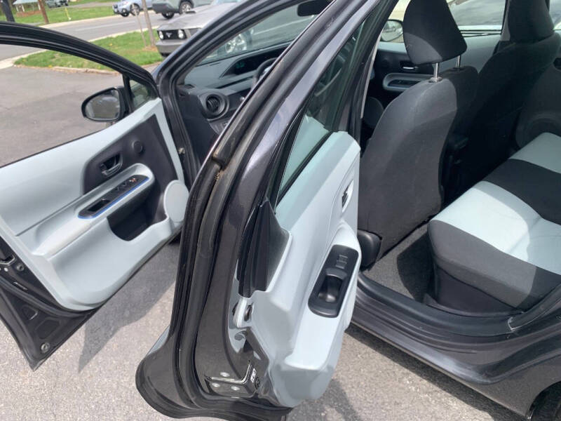 2012 Toyota Prius c Two