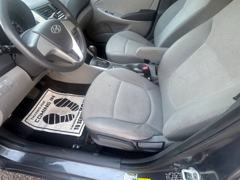 2013 Hyundai Accent GLS