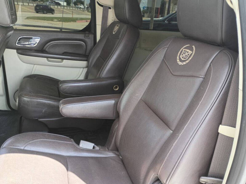 2011 Cadillac Escalade ESV Platinum Edition