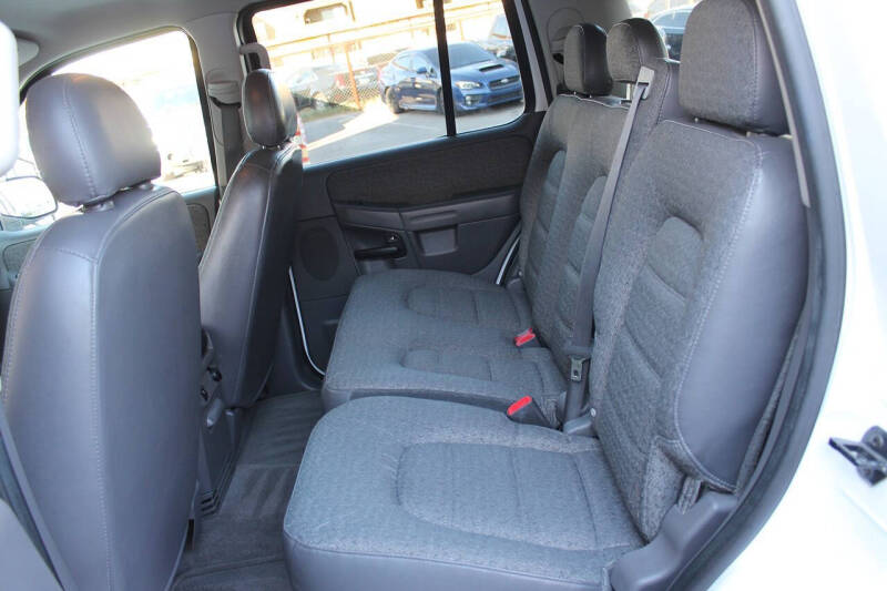 2003 Ford Explorer XLS