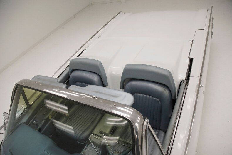 1962 Ford Thunderbird