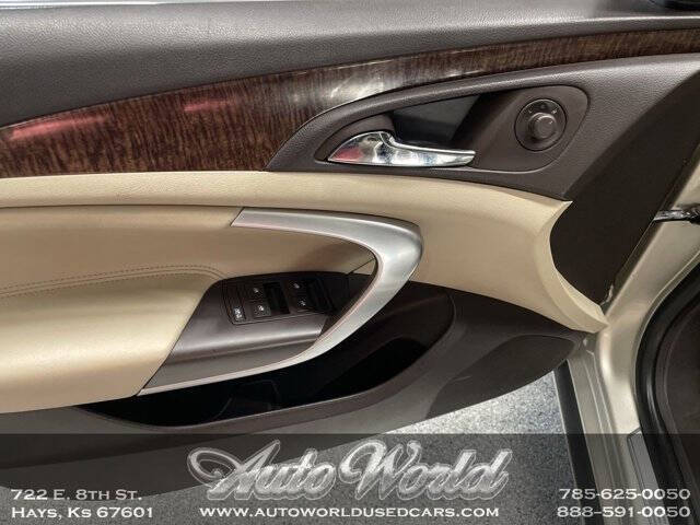 2013 Buick Regal Premium 1