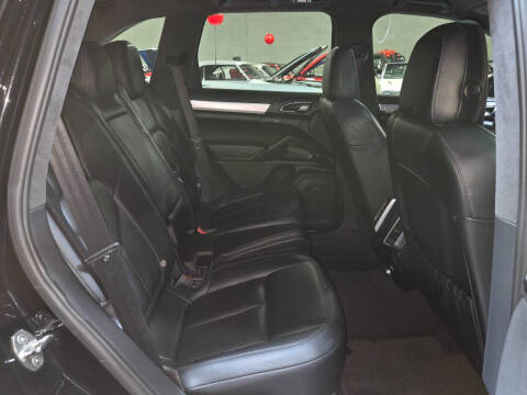 2013 Porsche Cayenne GTS