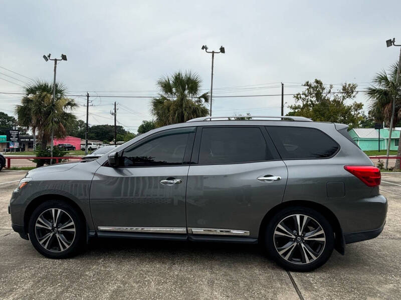 2020 Nissan Pathfinder Platinum photo 12