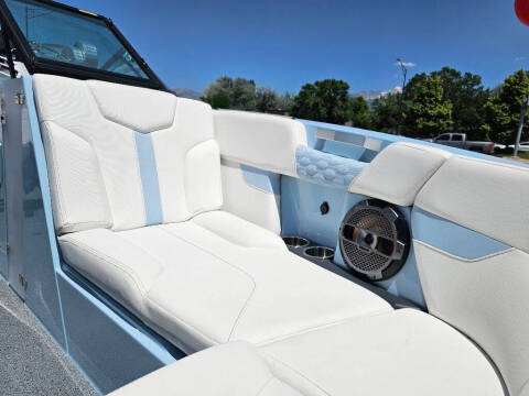 2022 MasterCraft XT24