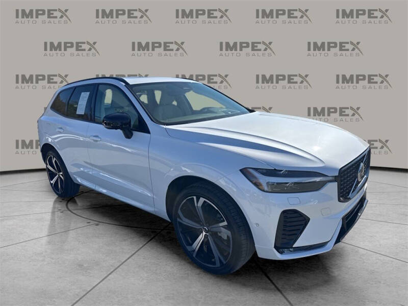 2025 Volvo XC60 B5 Ultra Dark Theme