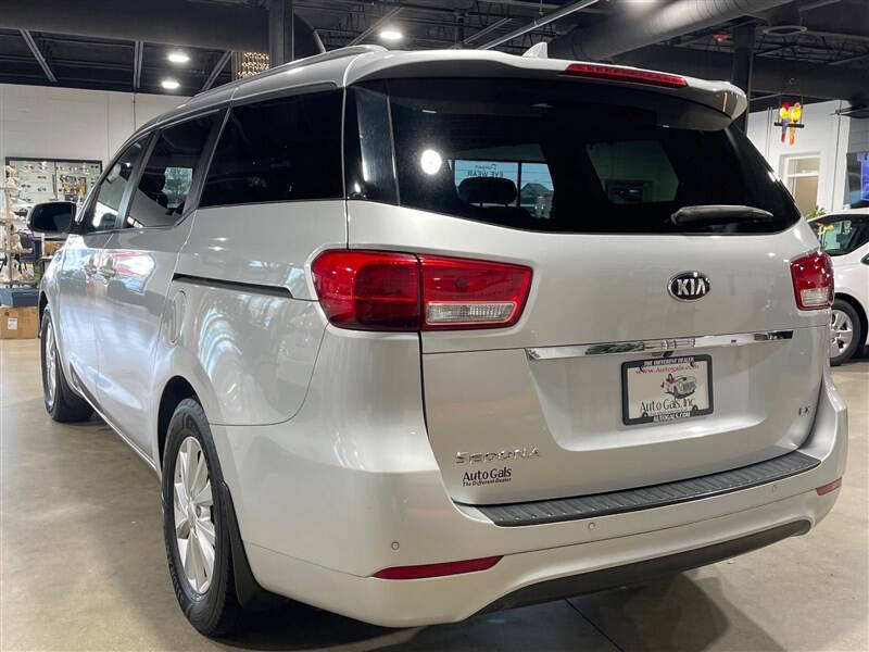 2018 Kia Sedona LX