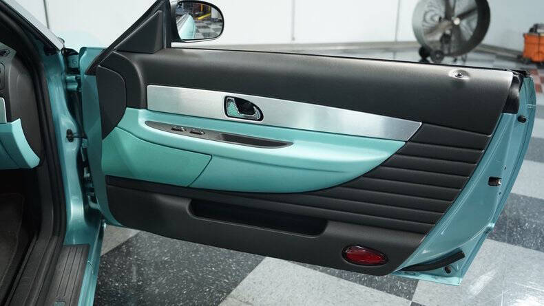 2002 Ford Thunderbird Deluxe