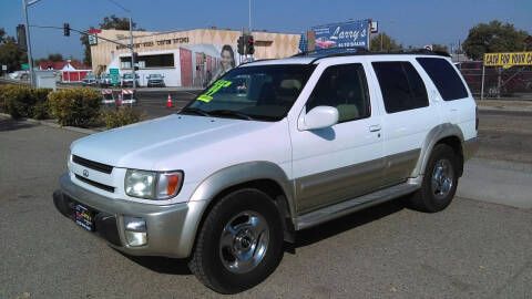 1999 Infiniti QX4 for sale at Larry's Auto Sales Inc. in Fresno CA