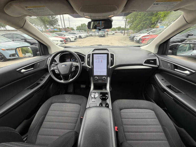 2022 Ford Edge SE