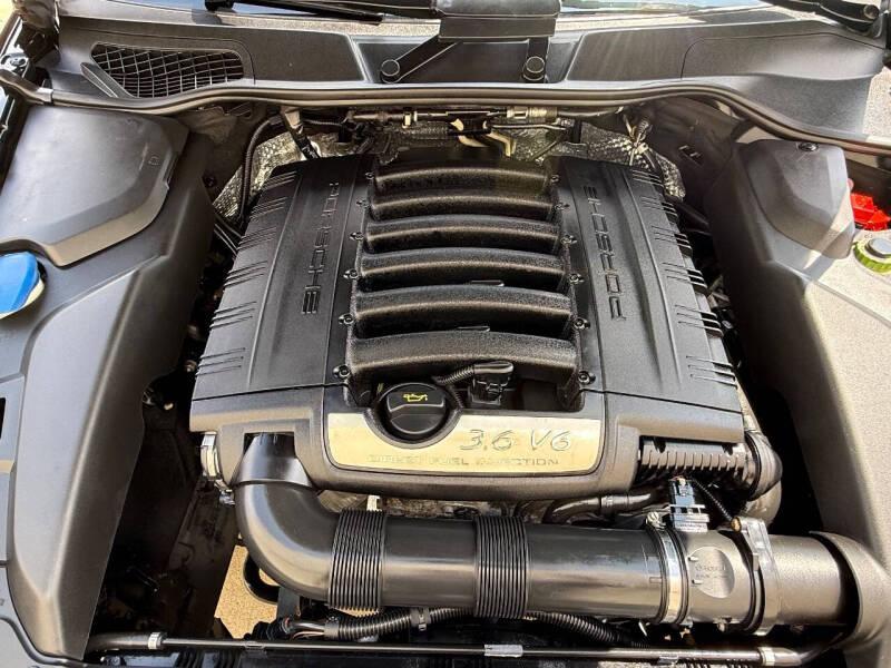 2014 Porsche Cayenne Platinum