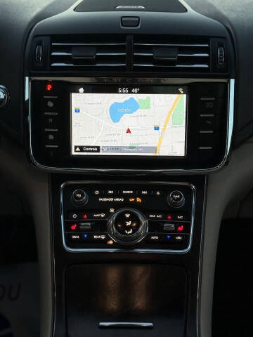 2017 Lincoln Continental Select