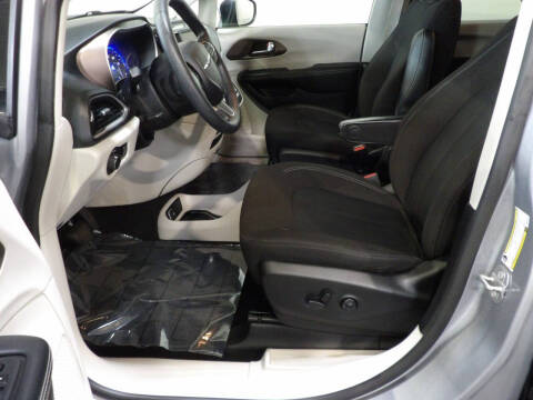 2021 Chrysler Voyager L