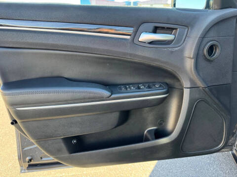 2017 Chrysler 300 Limited