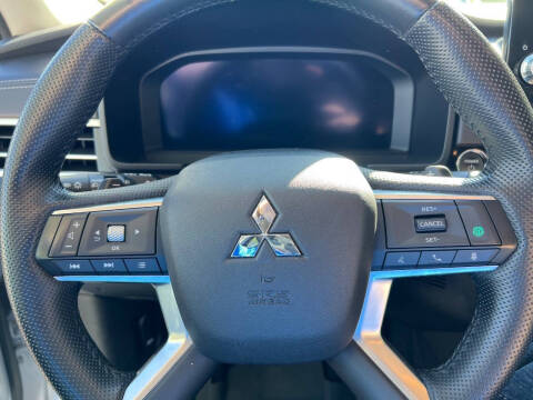 2024 Mitsubishi Outlander PHEV SE