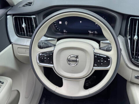 2025 Volvo XC60 T8 Plus Dark Theme