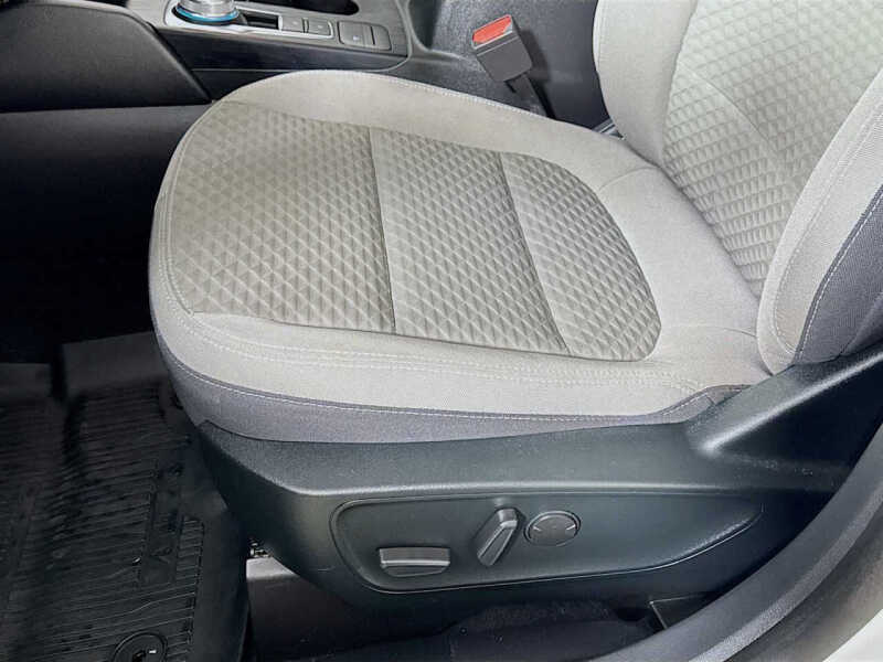 2022 Ford Escape Hybrid SE